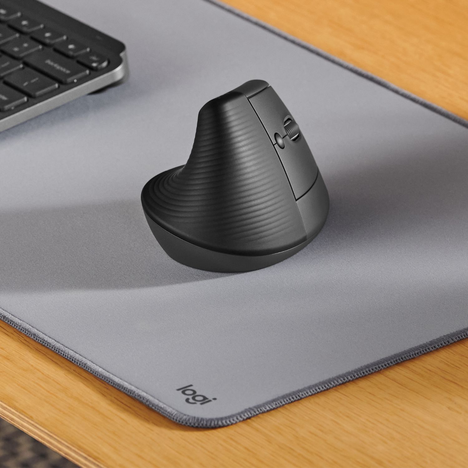 910-006473 - Ratn Logitech Lift Vertical Ergonmico Diestro ptico RF Wireless 2.4GHz/Bluetooth 4000dpi 6 Botones Grafito (910-006473)