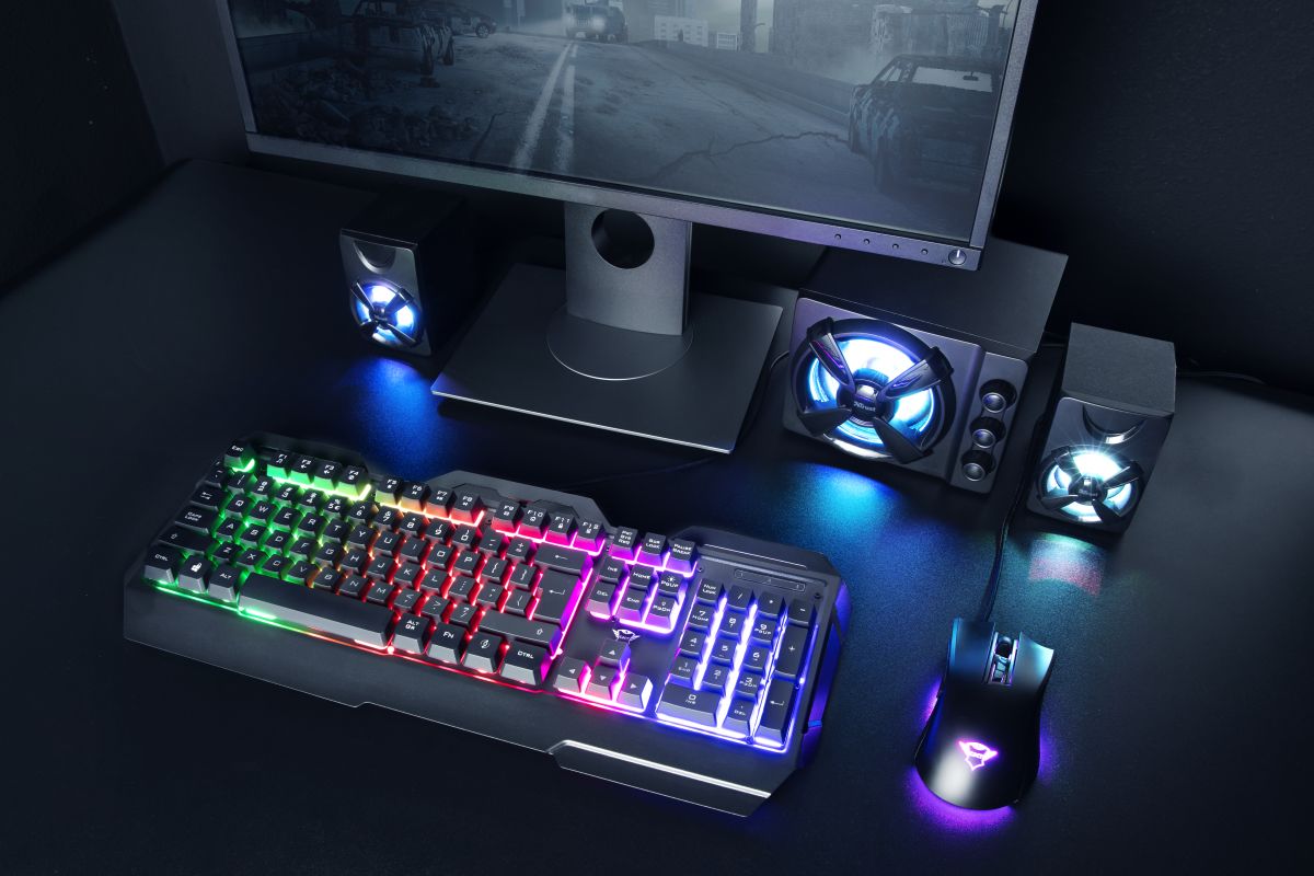 23742 - Teclado Gaming Trust GXT 856 Torac Multimedia Diestro Retroiluminado LED RGB QWERTY 104 Teclas USB Cable 1.8m Negro (23742)