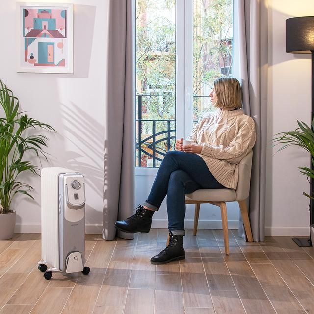 05888 - Radiador Porttil de Aceite CECOTEC ReadyWarm 9000 Space 360 800W Apagado Automtico Termostato Regulable Piso Blanco (05888)