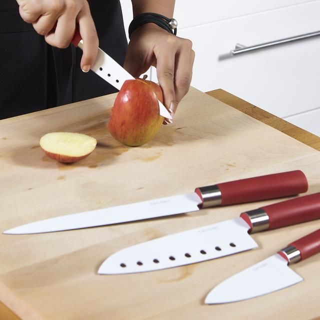 01003 - Cuchillos Profesionales CECOTEC Estilo japons Sanyoku 4Unidades.Filo de grosor de 2mm, Cuchillo de trinchar, Cuchillo Chef, Cuchillo multiusos, Cuchillo picador, Rojo (01003)
