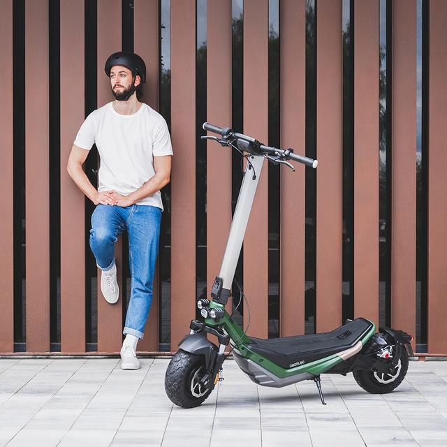 07313 - Patinete CECOTEC Bongo Serie Doble Z85, 2200W, 500 W+500 W nominal, y autonoma de 85 km. Ruedas de 10,5