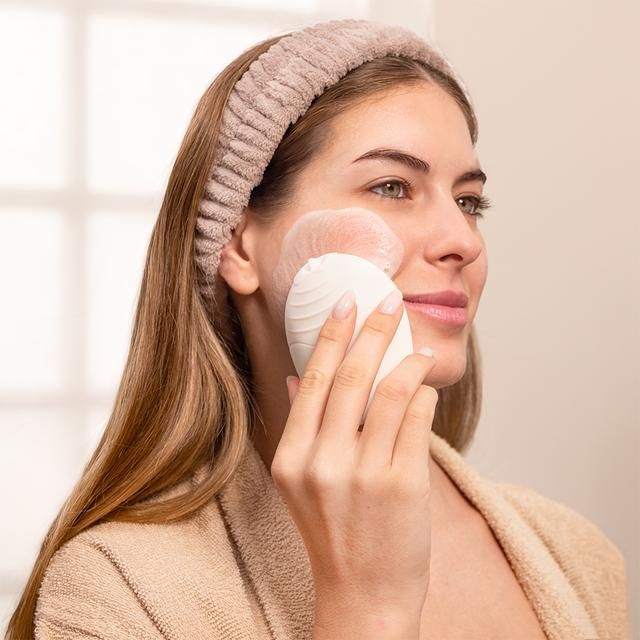 A01_EU01_116291 - Limpiador Facial Cecote FaceCare TotalClean Soft, Ultras�nico con Generador de Jab�n Autom�tico, Vibraci�n S�nica + Masaje Reafirmante, Silicona de Grado Alimenticio, 60 min de Autonom�a, IPX6 Waterproof, Control de Velocidad (A01_EU01_116291)