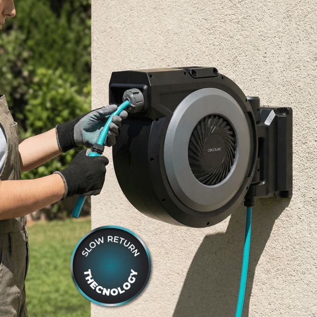 A01_EU01_114307 - Manguera Cecotec HydroShell 300 Pro, con carrete, 30m, Enrollador autom�tico con SlowReturn y Smooth Technology. Dise�o port�til y ergon�mico. Incluye pistola pulverizadora con tanque para jab�n y 8 funciones. (A01_EU01_114307)