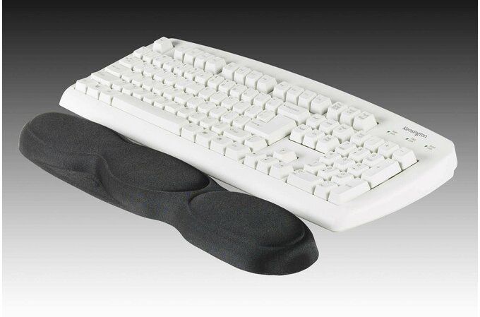62383 - Reposamuecas Kensington de Espuma para Teclado Negra (62383)