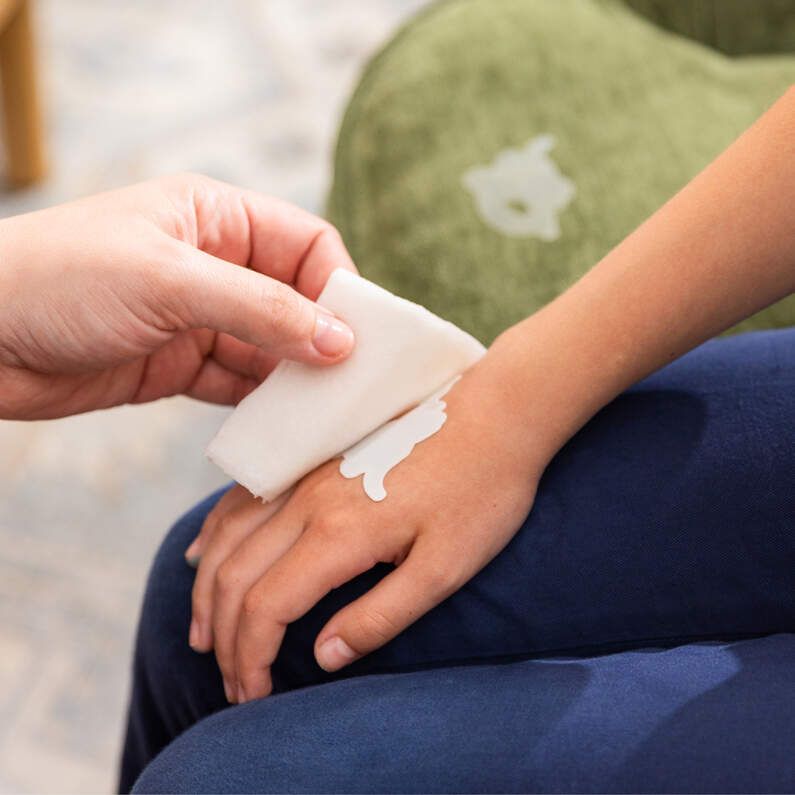 CRC-2012791 - Papel CRICUT Imprimible Tattoo A4 3 Hojas Transparente (CRC-2012791)