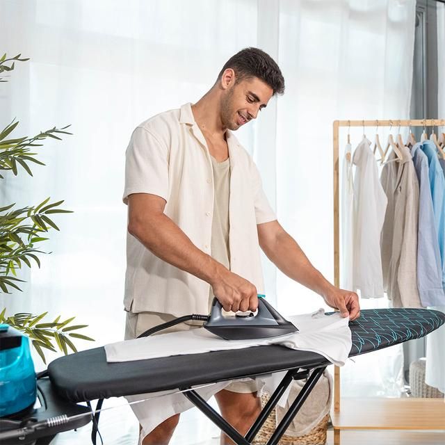 08365 - Centro de planchado Cecotec IronHero 3000 Station, 3000W con 7 bares de presi�n, suela cer�mica ultradeslizante, sistema de seguridad Auto Shut Off, antigoteo y autolimpieza. Dos modos, 400 g/min de golpe de vapor y 140 g/min de vapor continuo. (08365)