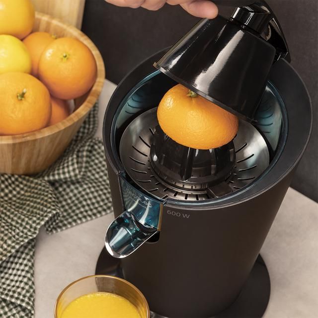 03098 - Exprimidor El�ctrico Cecotec EssentialVita PowerFresh 600, 600w, Filtro de Acero inoxidable, 2 Conos Desmontables, Boquilla antigoteo, Cuerpo Negro con Acabado Soft Touch. 600w(03098)