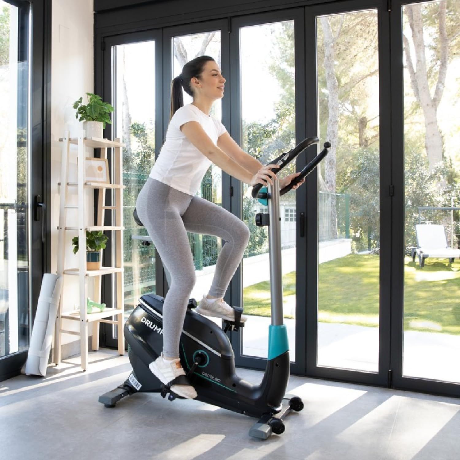 07173 - Bicicleta Est�tica Cecotec Drumfit Cycle 9000 Talos x, Volante de inercia 9Kg, manillar y sillin ajustables, soporte para dispositivos.(07173)