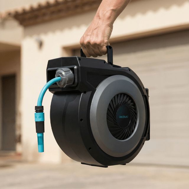 A01_EU01_114307 - Manguera Cecotec HydroShell 300 Pro, con carrete, 30m, Enrollador autom�tico con SlowReturn y Smooth Technology. Dise�o port�til y ergon�mico. Incluye pistola pulverizadora con tanque para jab�n y 8 funciones. (A01_EU01_114307)