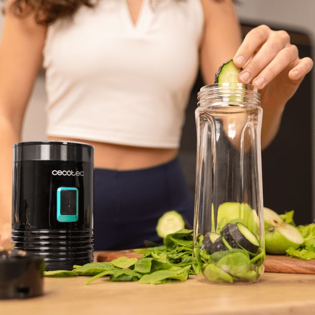 04395 - Batidora de Smoothies CECOTEC Power Titanium 350W Vaso Port�til 600ml 4 Cuchillas con Recubrimiento de Titanio Piezas no El�ctricas Aptas para Lavavajillas Negra (04395)