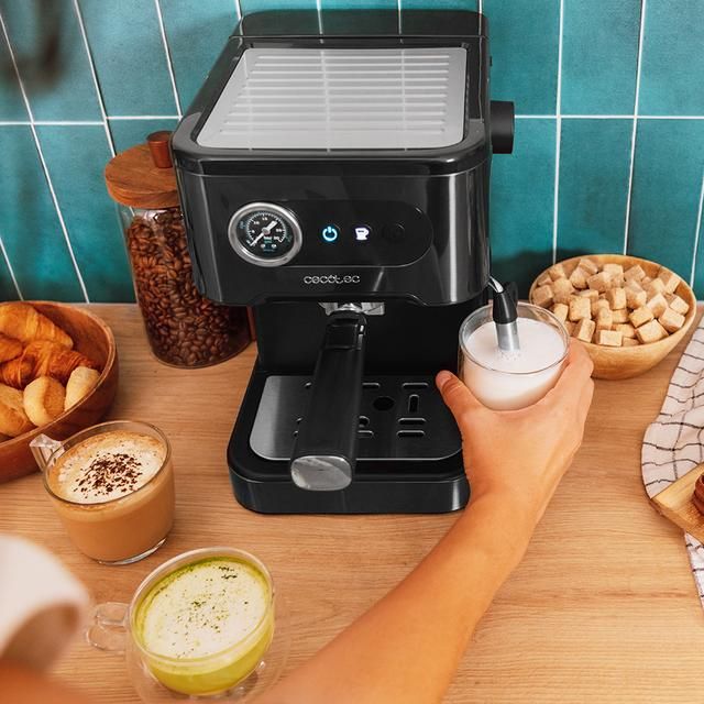 00271 - Cafetera Cecotec Power Espresso 20 Pro, para caf� espresso y cappuccino, con 20 bares y vaporizador orientable. (00271)