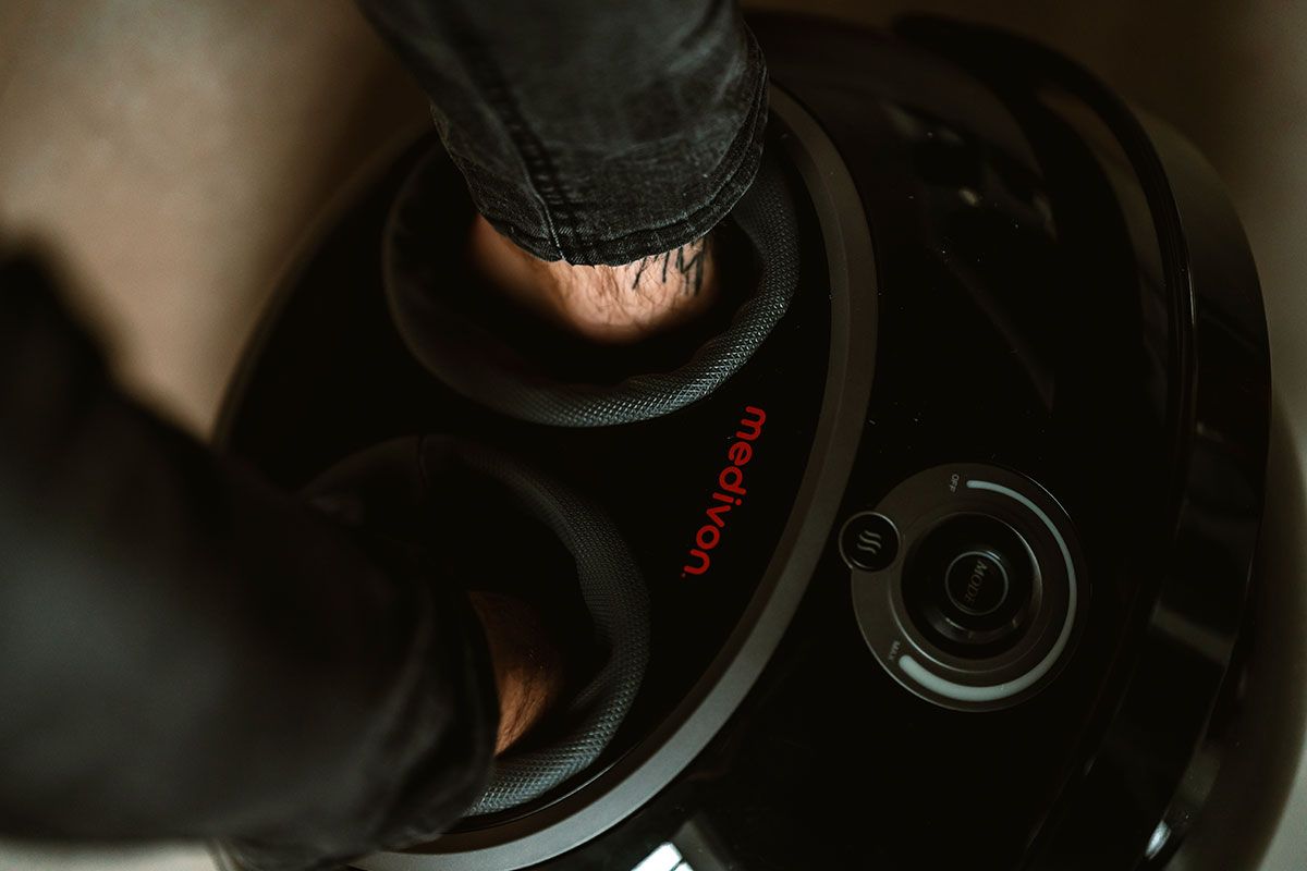 PURE COMPLETE PRO - Masajeador de pies Medeivon PURE COMPLETE PRO, 2 modos de funcionamiento, 3 tipos de masaje, Tecnolog�a de tacto suave, Funci�n de calor, amasamiento, Rodamiento.