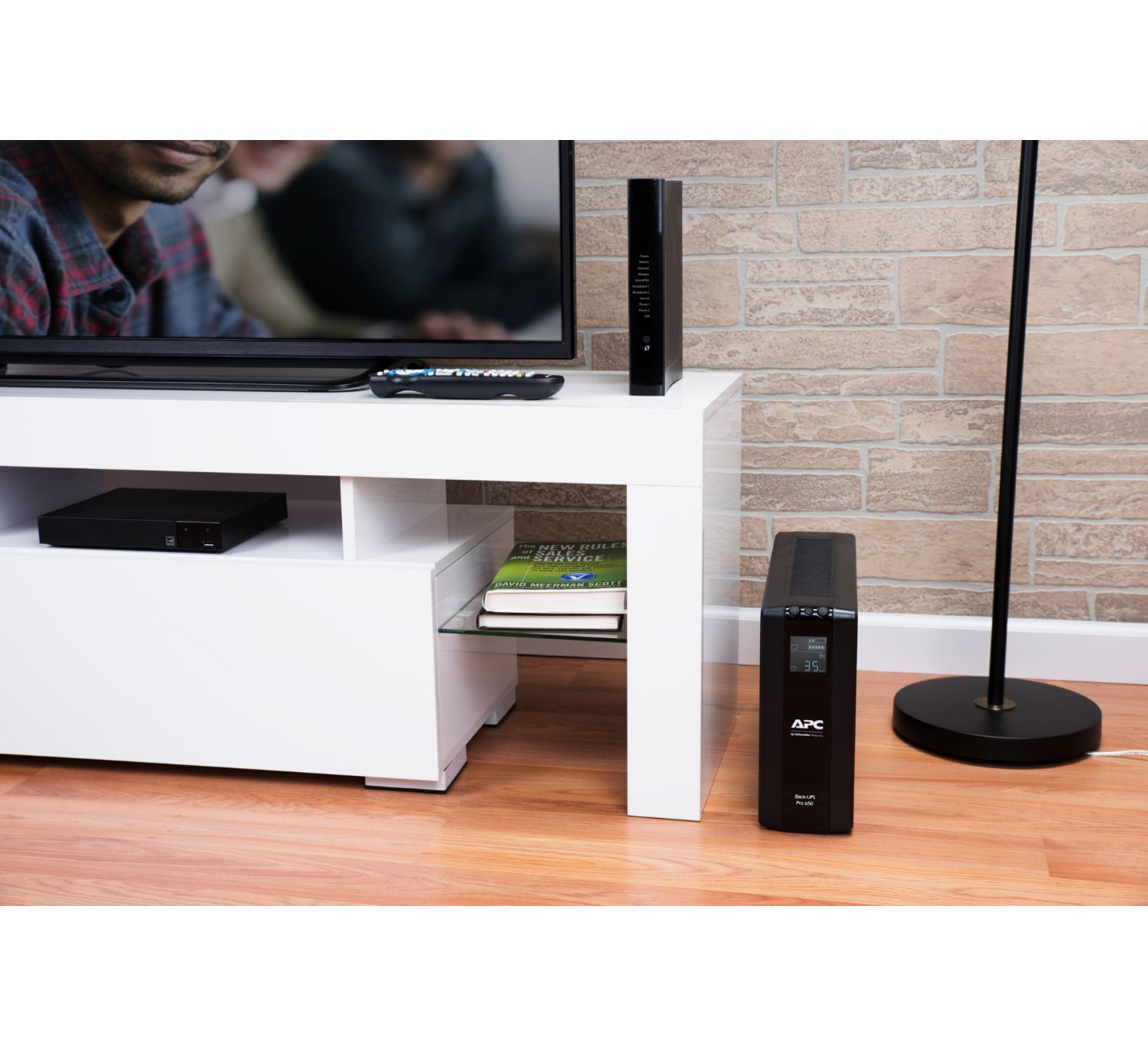 BR650MI - S.A.I. APC BACK UPS PRO BR L�nea Interactiva 650VA 390W Pantalla LCD 6 Tomas AC 1xUSB 2.0 2xRJ45 Negra (BR650MI)