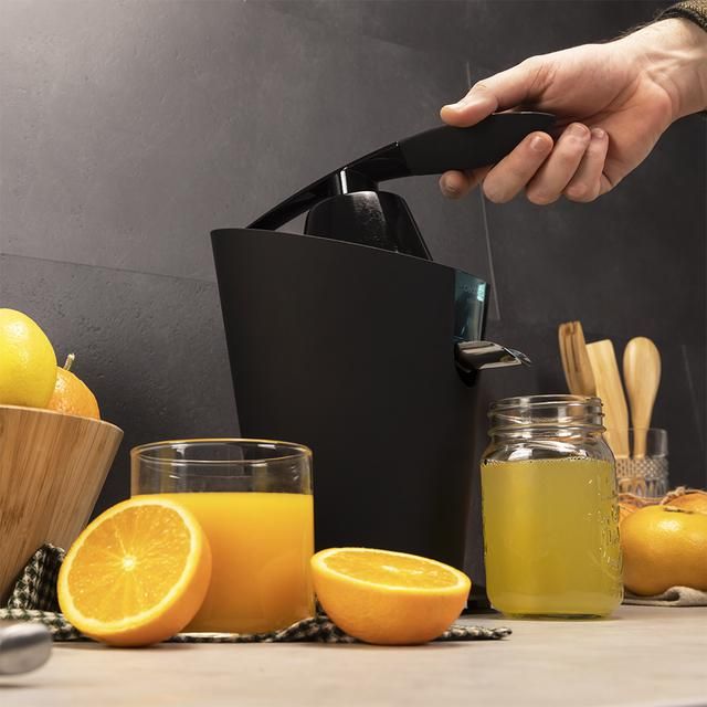 03098 - Exprimidor El�ctrico Cecotec EssentialVita PowerFresh 600, 600w, Filtro de Acero inoxidable, 2 Conos Desmontables, Boquilla antigoteo, Cuerpo Negro con Acabado Soft Touch. 600w(03098)