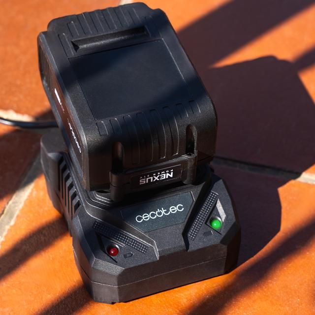 A01_EU01_102507 - Soplador Cecotec AirForce 2500 Agile, ultraligero. Bater�a 21V. Velocidad hasta 241km/h. Velocidad regulable. Accesorios para inflado.(A01_EU01_102507)