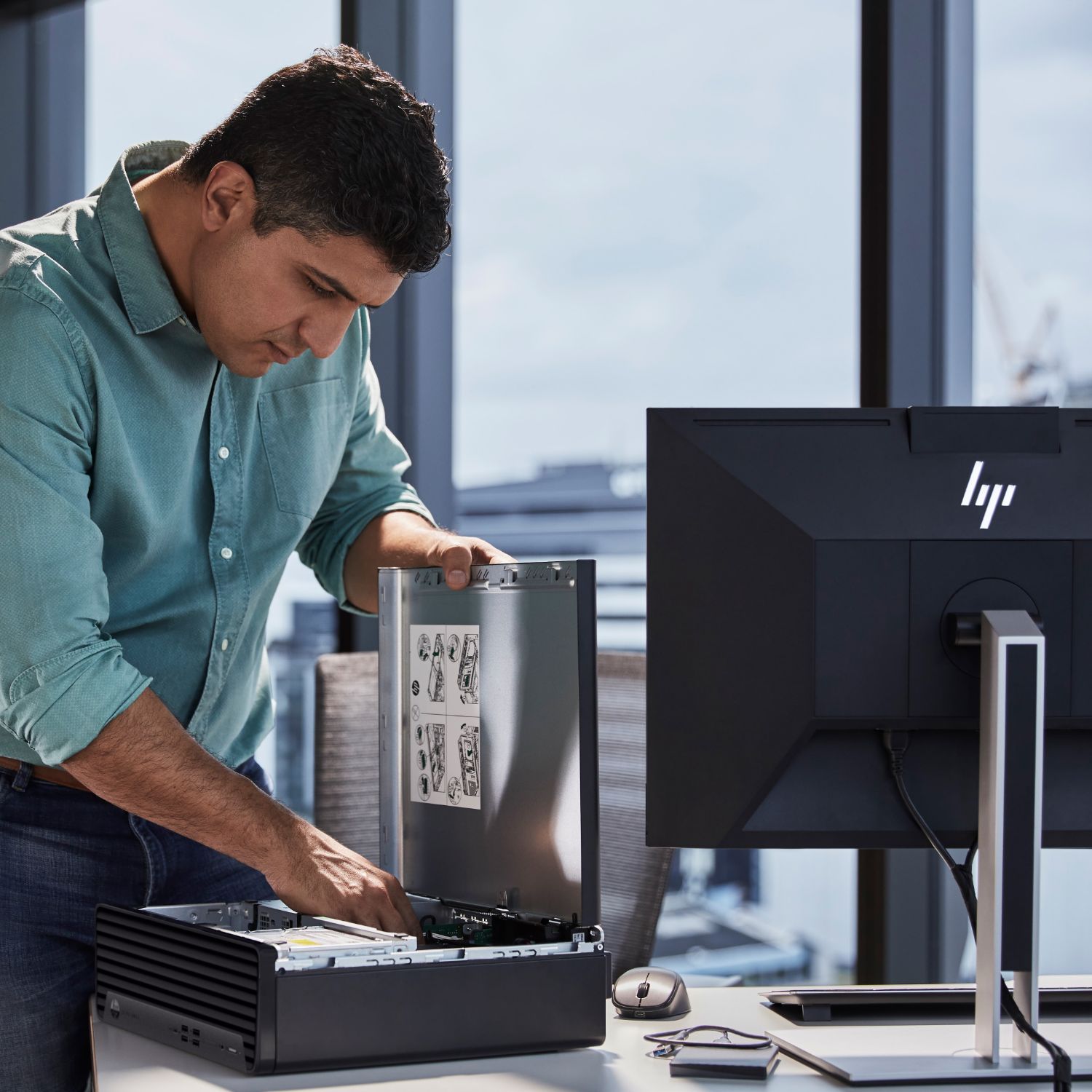 99A91ET - Ordenador HP Elite 800 G9 Intel Core i7-14700 16Gb 512Gb SSD 3xUSB 2.0 3xUSB-A 3.0 4xUSB-A 3.1 2xDP 1xHDMI 1.4 1xRJ45 WiFi 6 Bluetooth 5.3 Ethernet LAN GbE Teclado+Rat�n W11P Negro (99A91ET)