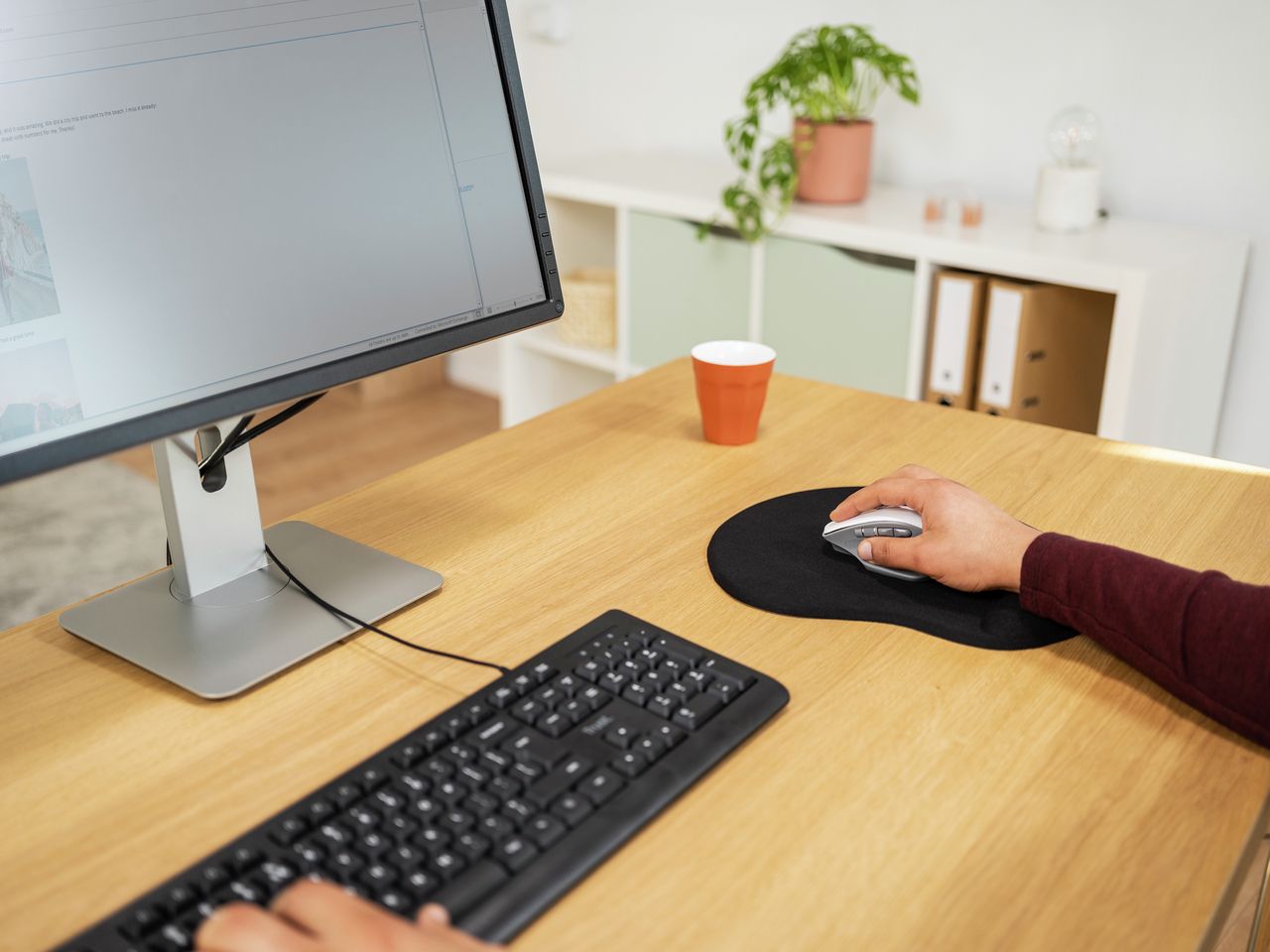 23728 - Alfombrilla Trust Bigfoot XL con Reposamu�ecas de gel blando 255x295mm Negro (23728)