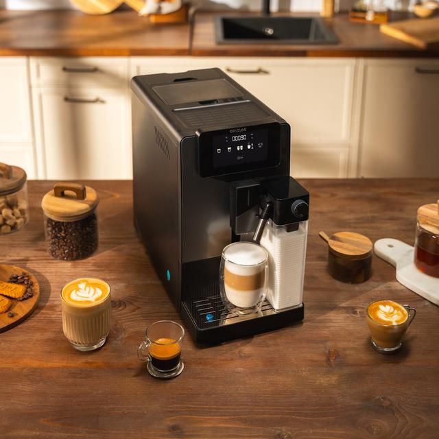A01_EU01_115412 - Cafetera Superautom�tica CECOTEC Cremmaet Latte Compacta 6 Bebidas: Espresso/Americano/Cappuccino/Latte/Leche Caliente/Agua Caliente Pantalla T�ctil 1.5? 19 Bares Tanque de Leche 400ml Sistema Thermoblock (A01_EU01_115412)