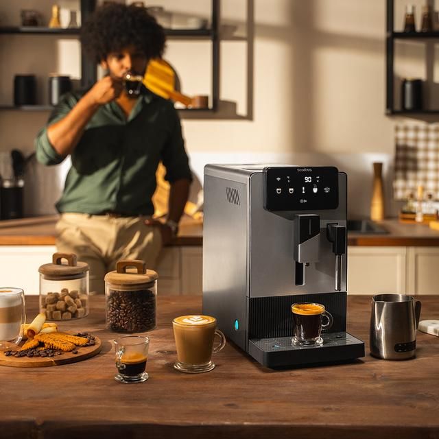 A01_EU01_115411 - Cafetera Superautom�tica CECOTEC Cremmaet Steam Compacta 19 Bares Vaporizador Sistema Thermoblock Pantalla T�ctil 15? Molinillo C�nico Dep�sito de Caf� 150g Dep�sito de Agua 1.1L Altura Regulable Negra/Acero (A01_EU01_115411)