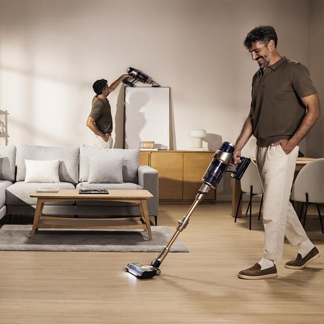 A01_EU01_115422 - Aspirador vertical Cecotec Conga Rockstar RX90 AI AquaPet Flex, succi�n de 350 AW y ultrapotencia de 850 W. 100 minutos de autonom�a. Inteligencia Artificial. Cepillo HairLess antienredos. Tubo flexible y kit de accesorios completo.(A01_EU01_115422)