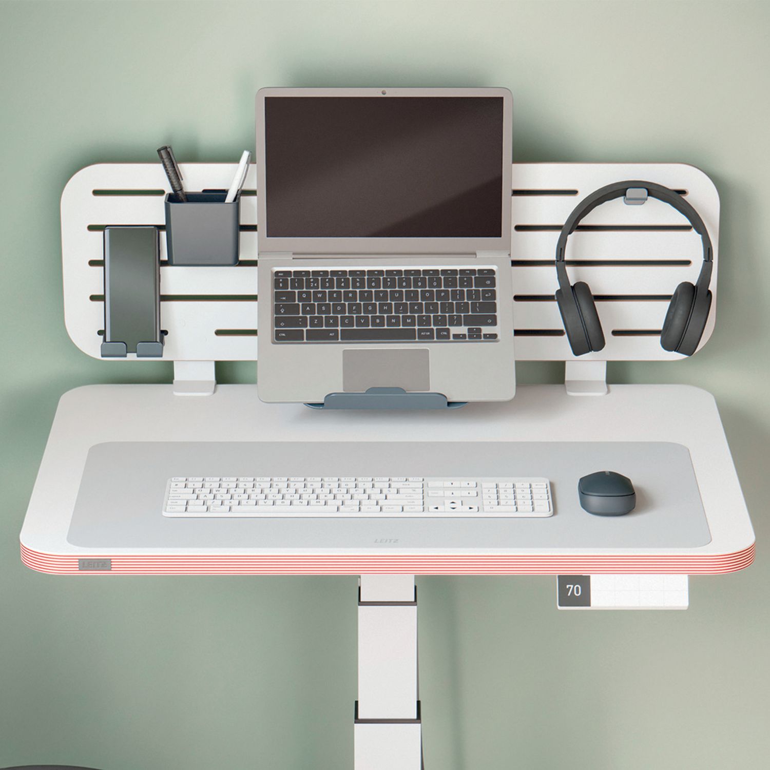 5385-00-85 - Alfombrilla Leitz 70x36cm Gris Claro con acabado mate, fabricada en cuero reciclado. (5385-00-85)