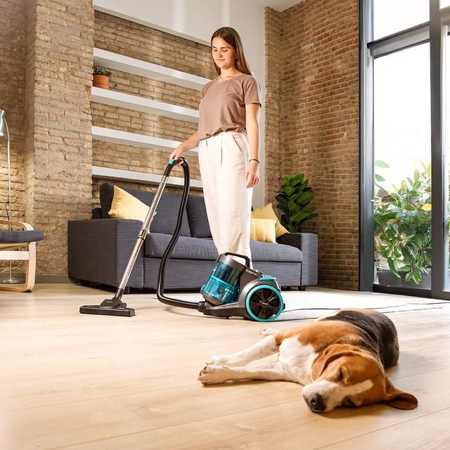 04467 - Aspirador de trineo CECOTEC Conga Rockstar Multicyclonic XL PowerStyle, 900W, Multicicl�nico sin bolsas. Regulador de potencia. M�xima capacidad del dep�sito de hasta 3,3 L con doble filtro HEPA y tubo telesc�pico met�lico. Radio de acci�n de 8m. (04467)