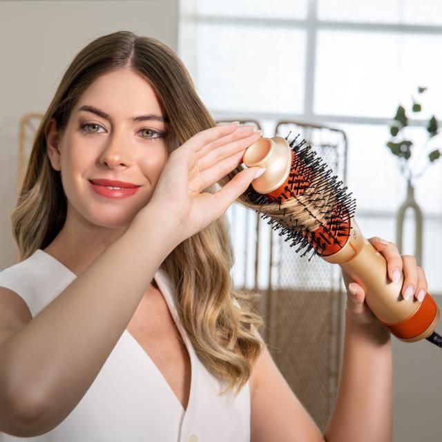 A01_EU01_112753 - Cepillo Cecotec CeramicCare Unique Olive, voluminizador con revestimiento cer�mico con queratina y aceite de arg�n, con potencia de 1200W y 3 modos. (A01_EU01_112753)