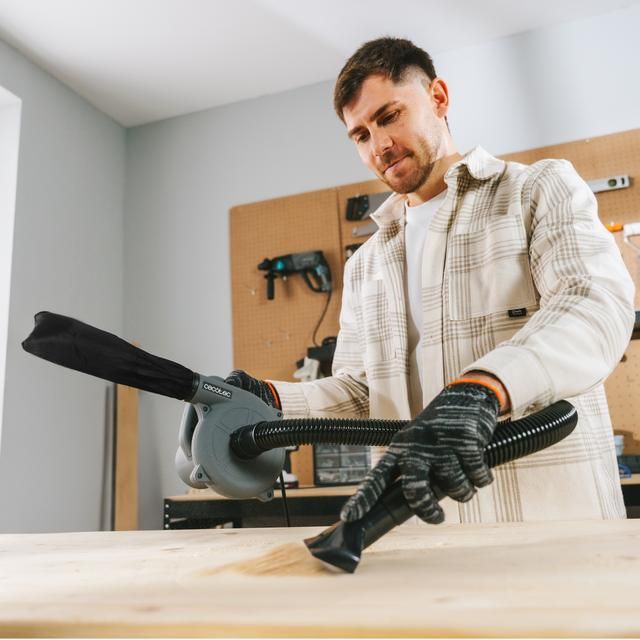 A01_EU01_110808 - Soplador Cecotec AirForce 720 700w Libertad de movimiento, cable 3m. Multifunci�n con m�ltiples accesorios. M�xima versatilidad.(A01_EU01_110808)