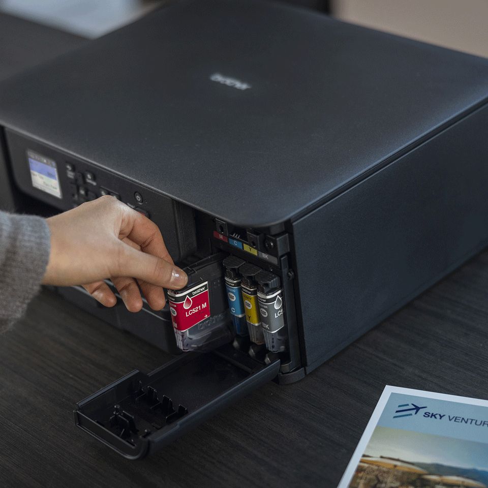 DCPJ1310DWRE1 - Impresora Multifunci�n Brother InkJet Pantalla 1.8? Color 1200x6000dpi A4 Color Bandeja 150 Hojas 1xUSB 2.0 WiFi 4 D�plex Negra (DCPJ1310DWRE1)