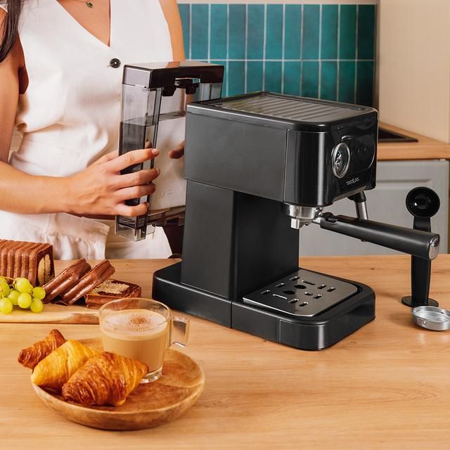 00271 - Cafetera Cecotec Power Espresso 20 Pro, para caf� espresso y cappuccino, con 20 bares y vaporizador orientable. (00271)