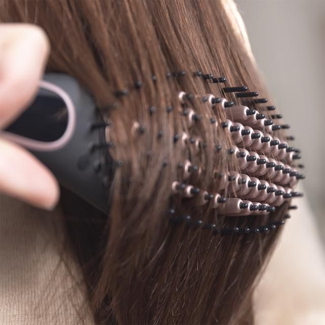 04215 - Cepillo alisador Cecotec Instantcare 900 Perfect brush con revestimiento de Queratina y aceite de Arg�n e i�n real.(04215)