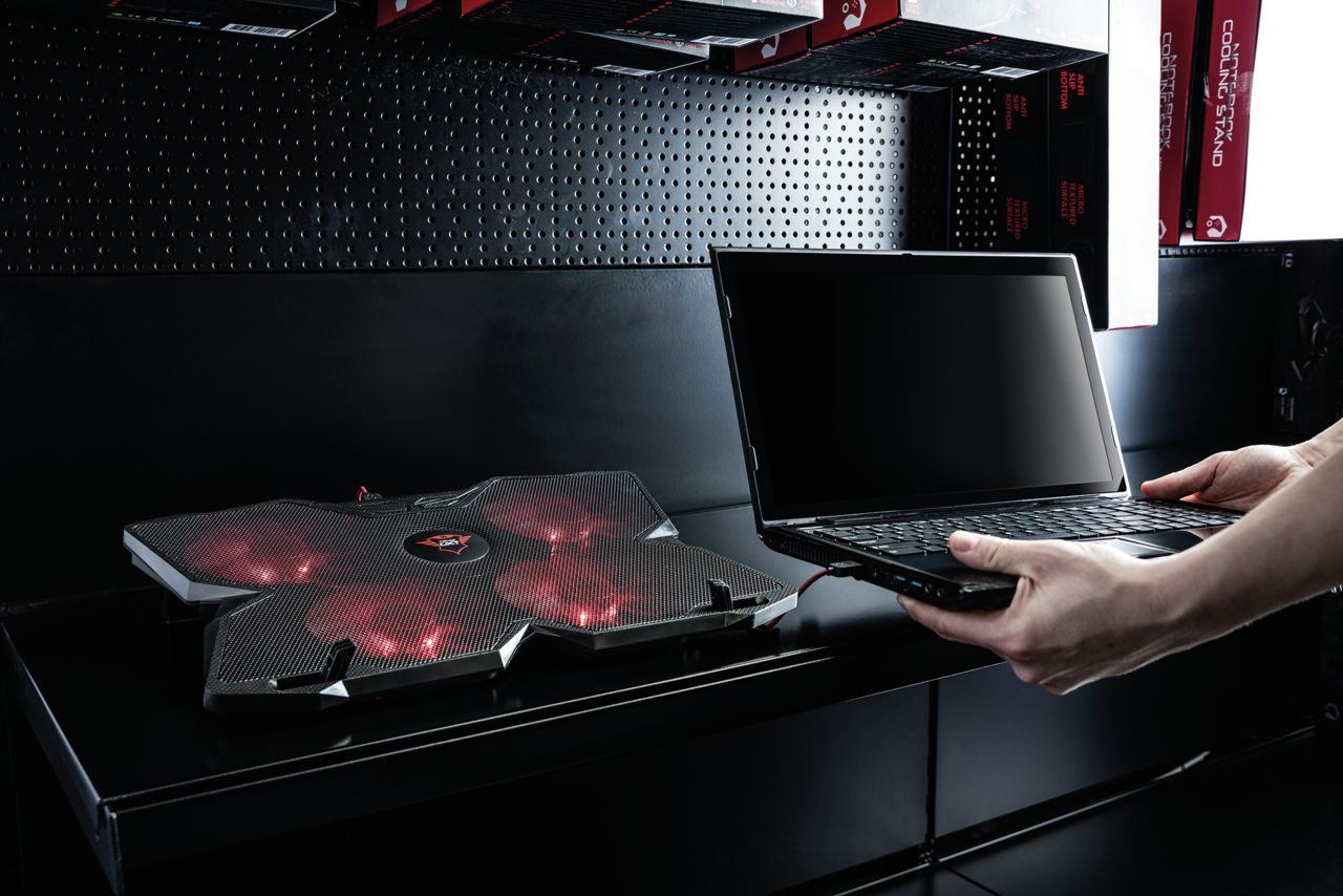 20817 - Soporte Refrigeraci�n Trust para port�tiles hasta 17.3