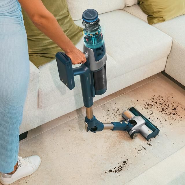 A01_EU01_115941 - Aspirador Escoba Cecotec RZ90 AI AquaPet Flex Connected, sin cables con base de autovaciado. 310 AW y 850 W. Tubo flexible. Inteligencia Artificial y contador de part�culas. APP. Cepillo de animales y accesorio WaterTank de fregado.(A01_EU01_115941)