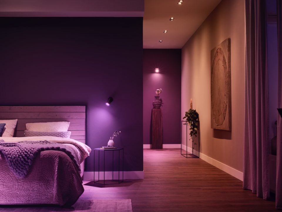 929003666501 - Philips Hue. Bombilla LED inteligente con iluminaci�n RGB+W regulable y controlable desde la app Philips Hue. Permite personalizar ambientes, ajustar brillo, colores y crear escenas de iluminaci�n.(9290036665)