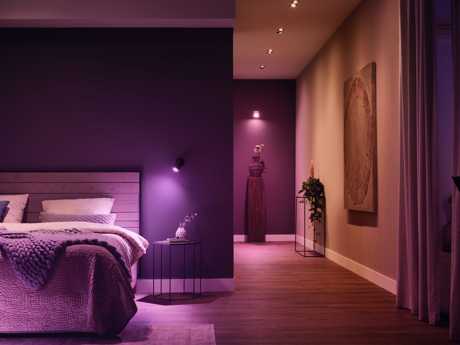 929003666502 - Philips Hue. Bombilla LED inteligente con iluminaci�n RGB+W.Regulable y compatible con la app Philips Hue. Permite ajustar brillo, colores y escenas para crear distintos ambientes.(929003666502)