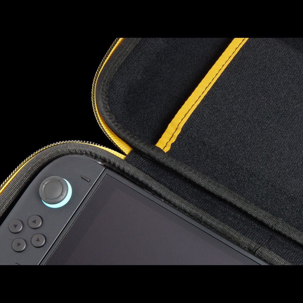 nscs0553 - Funda protectora PowerA Protection Case para Nintendo Switch 2 Carcasa rigida Soporte de juego integrado Guardado para 9 tarjetas de juego y tarjetas microSD Bolsillo de malla Interior de felpa suave Asa de transporte Estampada(NSCS0553)