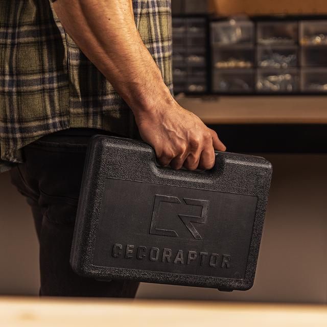 70031 - Caja de herramientas Cecotec CecoRaptor 4200 ToolBox con cierre de bot�n. Dise�o compacto y asa ergon�mica para un f�cil y ligero transporte. 31x22,5x7 cm. 40accesorios (70031)