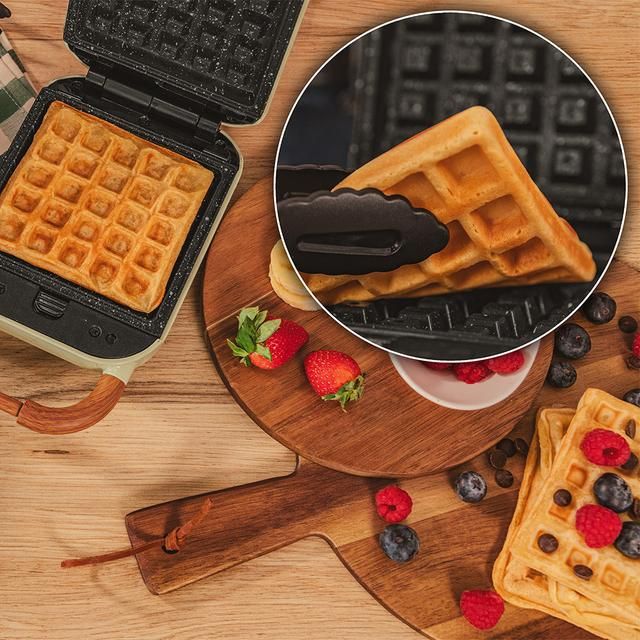 01305 - Sandwichera CECOTEC Rock'nToast Retro One 700W 3 Pares de Placas Desmontables (sandwiches, gofres, d�nuts) Asa de Tacto Fr�o Verde (01305)