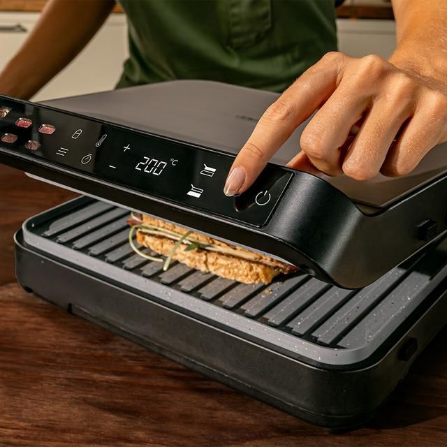A01_EU01_112897 - Parrilla El�ctrica CECOTEC Rock'nGrill 2000 PerfectCook 2000W Temperatura Dual Regulable 80-230�C Placas Extra�bles con Revestimiento RockStone Aptas para Lavavajillas Apertura 105� Negra (A01_EU01_112897)